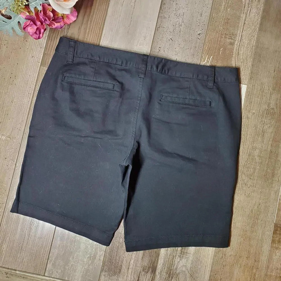 NWT Mossimo Supply Co. Black Bermuda Chino Shorts Size 13 Slim Juniors - Picture 13 of 14